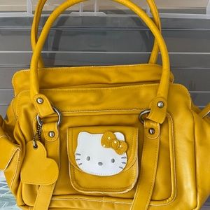 Hello Kitty x Camomilla Collector’s Edition